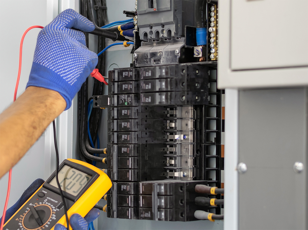 Does-Your-Electrical-Issue-Require-A-Call-To-An-Emergency-Electrician--_-Florence,-SC