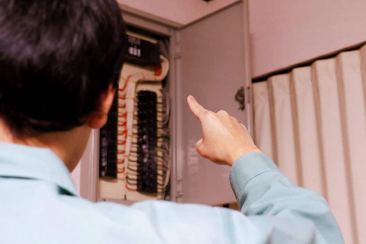 Breaker tripping diagnosis.